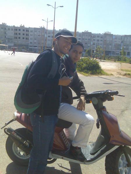 la c moi et yahya avec son moto